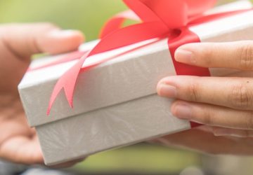 Cosa regalare alla mamma. Le idee regalo più originali per ogni occasione