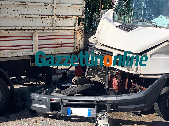 Giarre, incidente mortale in corso Sicilia: vittima un 21enne VD