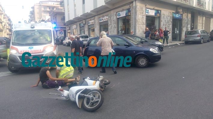 Giarre, scontro tra auto e scooter in corso Matteotti: due feriti