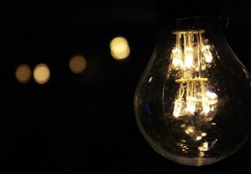 Come capire quale &egrave; la migliore tariffa di luce e gas per la propria abitazione: la guida