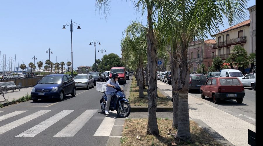 Riposto, aperto maxi parcheggio gratuito nell’area del primo bacino. Il sindaco Caragliano: “Il centro storico a misura d’uomo”