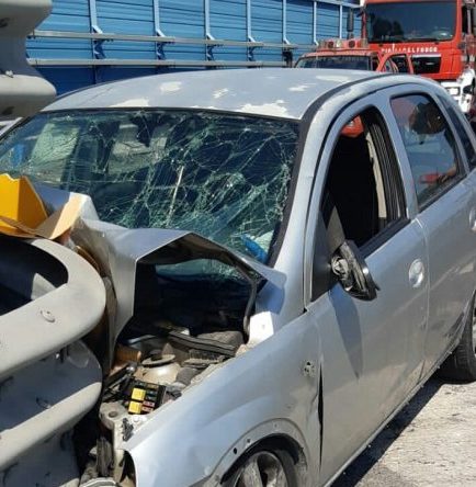 Catania, grave incidente autonomo a San Giuseppe La Rena: 3 feriti, uno grave
