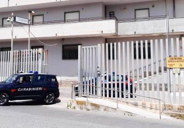 Licodia Eubea, minacciandola aveva compiuto atti sessuali su una tredicenne: in carcere