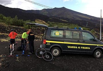 Brutta avventura per due ciclisti sulle zone sommitali dell&rsquo;Etna