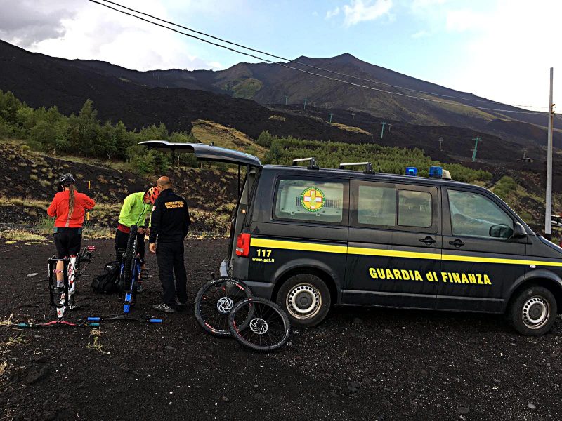 Brutta avventura per due ciclisti sulle zone sommitali dell’Etna