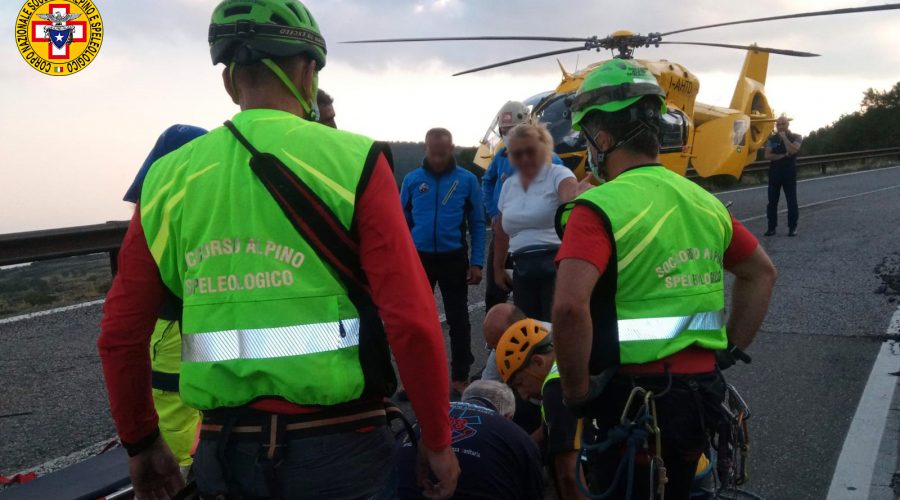 Zafferana, turista milanese precipita all’interno di una grotta dell’Etna. Intervento del Soccorso Alpino