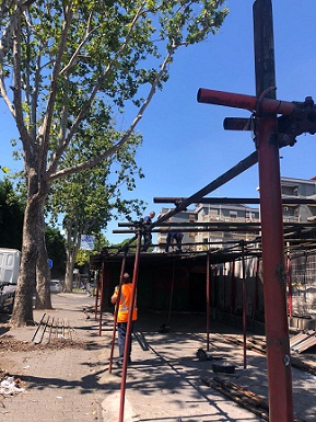 Catania, rimosso pericoloso manufatto abusivo dalla Circonvallazione