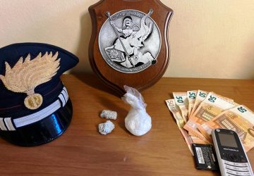 Catania, una disperata fuga ed un finto malore ma vengono inseguiti ed arrestati: in manette due pusher