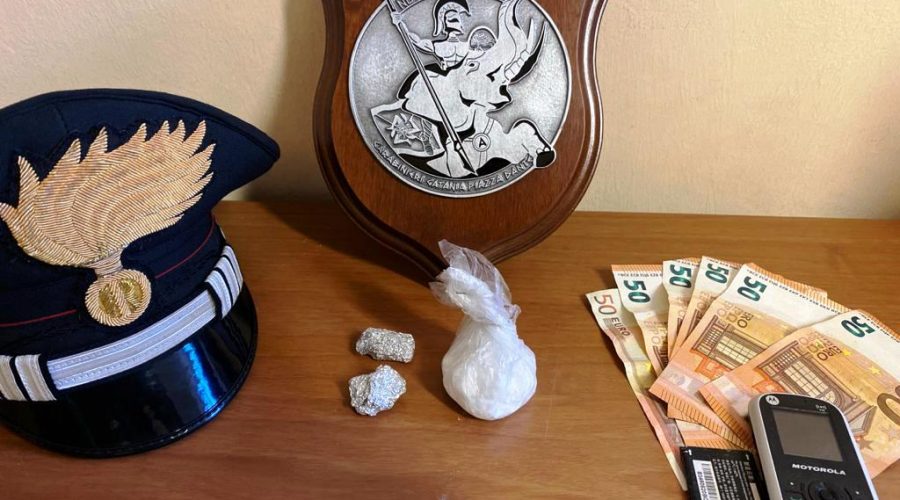 Catania, una disperata fuga ed un finto malore ma vengono inseguiti ed arrestati: in manette due pusher