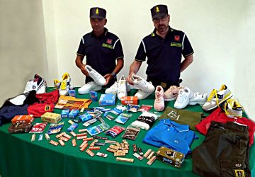 Catania, sequestrati oltre 70 mila accessori ai tabacchi da fumo