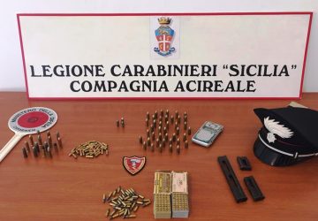 Zafferana, mini arsenale in casa: denunciato