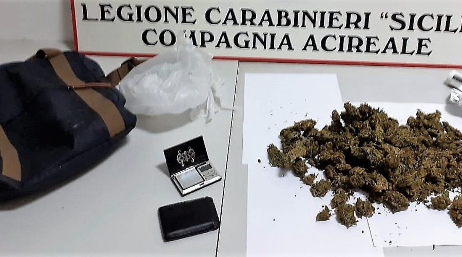 Aci Catena, a casa tutto l’occorrente per spacciare: arrestato un 42enne