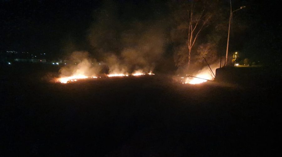 Marina di Cottone, incendio in terreno incolto