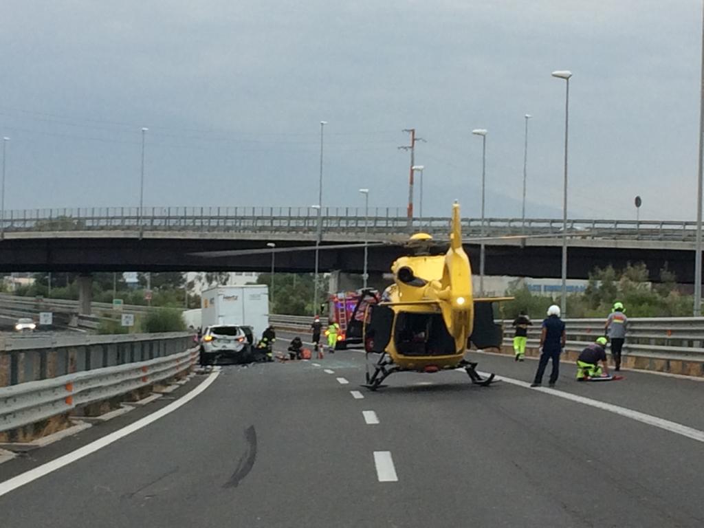 Incidente sulla Catania Siracusa, atterra elisoccorso