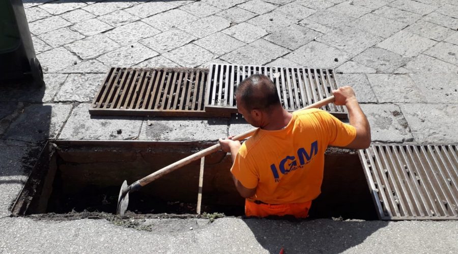 Giarre, scatta il piano per la bonifica delle caditoie. Interviene Igm