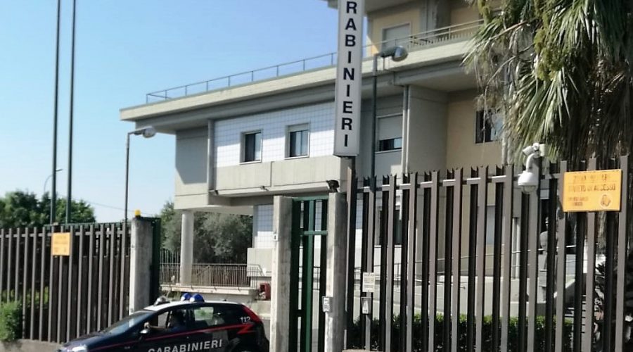 Viagrande, costringe i genitori a fuggire via da casa: le avevano concesso di scontare gli arresti domiciliari