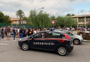 Giarre, inizio dell'anno scolastico sotto l'occhio vigile dei Carabinieri VIDEO