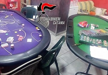 Trasforma sala da barba in bisca: denunciato barbiere e 17 giocatori