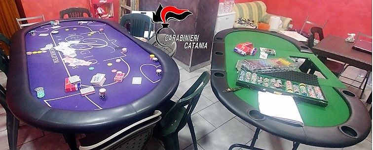 Trasforma sala da barba in bisca: denunciato barbiere e 17 giocatori