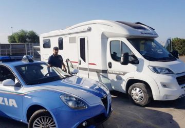 Polizia ritrova camper rubato a due turisti bergamaschi: un denunciato