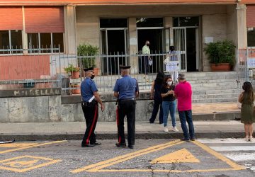 Giarre, riprendono le lezioni: carabinieri presidiano anche gli istituti superiori