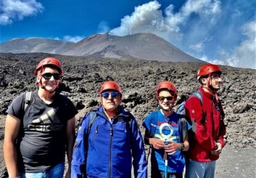 Etna, quattro giovani non vedenti raggiungono la vetta: progetto Irifor