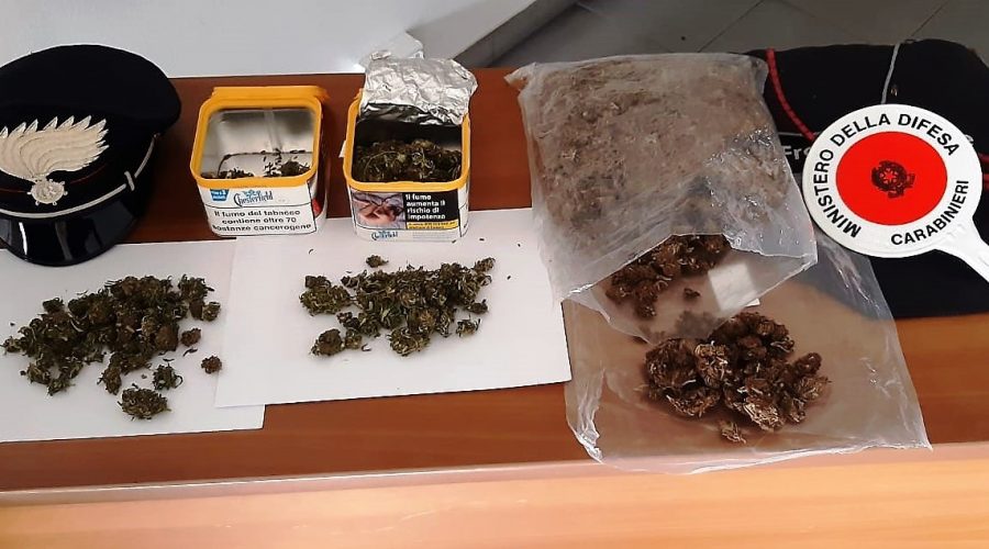 Randazzo, nascondeva l’erba sotto il pianale del camion: arrestato paternese