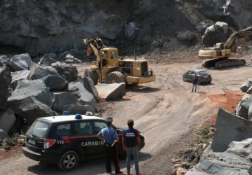 Cava abusiva di estrazione di basalto lavico sequestrata dai carabinieri del Noe. Denunciato il titolare