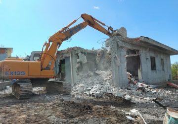 Adrano, demolita villetta costruita abusivamente