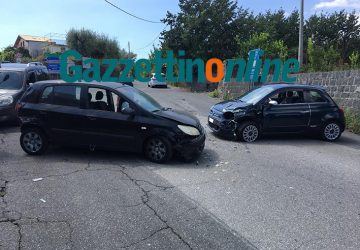 Macchia di Giarre, scontro tra due auto: due feriti lievi