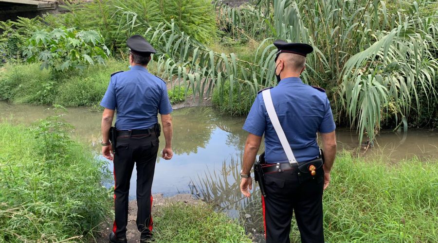 Giarre, un’onda maleodorante di liquami fognari scorre nel torrente Macchia. Pesante impatto ambientale  VD