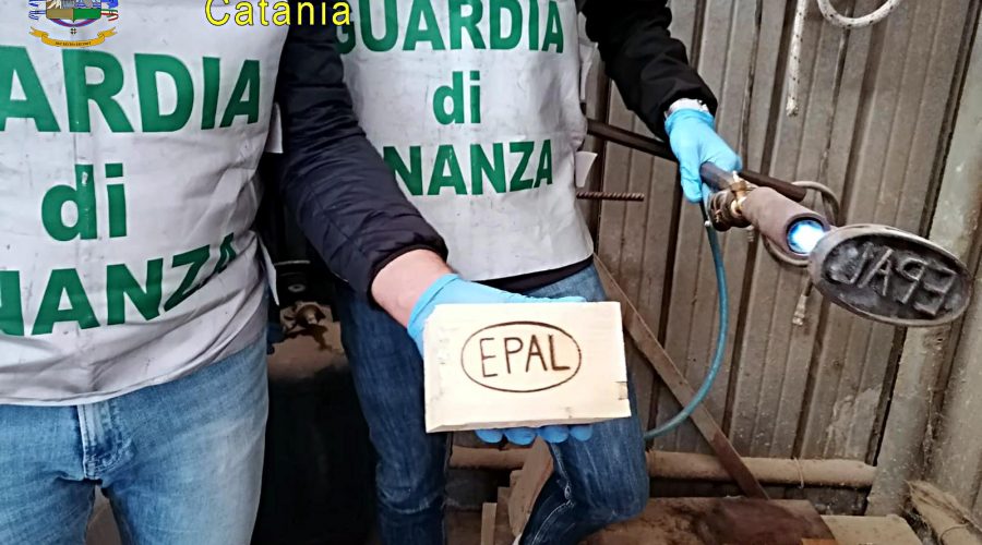 Catania, sequestrate 8mila pallet, denunciati 4 soggetti per contraffazione, ricettazione e reati ambientali