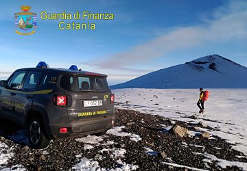 Denunciate 13 guide vulcanologiche ed 1 guida alpina che hanno messo a repentaglio l&rsquo;incolumit&agrave; degli escursionisti sull&rsquo;Etna