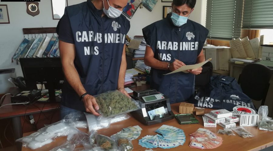 Blitz del Nas di Catania, arrestato il titolare di un “Grow Shop”