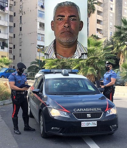 Assale i Carabinieri che l’avevano beccato a piazzare “erba”: in manette pregiudicato