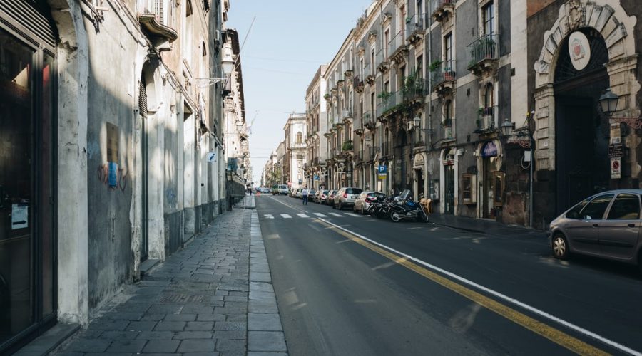 Scendono i prezzi delle case in Sicilia, a Catania -2,3% rispetto al 2019