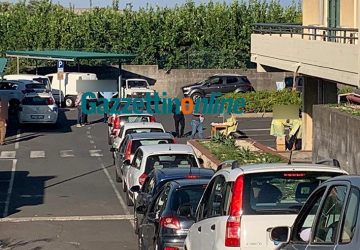 Giarre, tamponi drive-in al Comune: altro dipendente positivo al Covid. 50 i positivi in totale