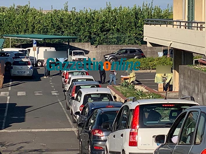 Giarre, al via i tamponi drive-in per i 200 dipendenti comunali. Municipio e sedi decentrate chiusi fino a lunedì