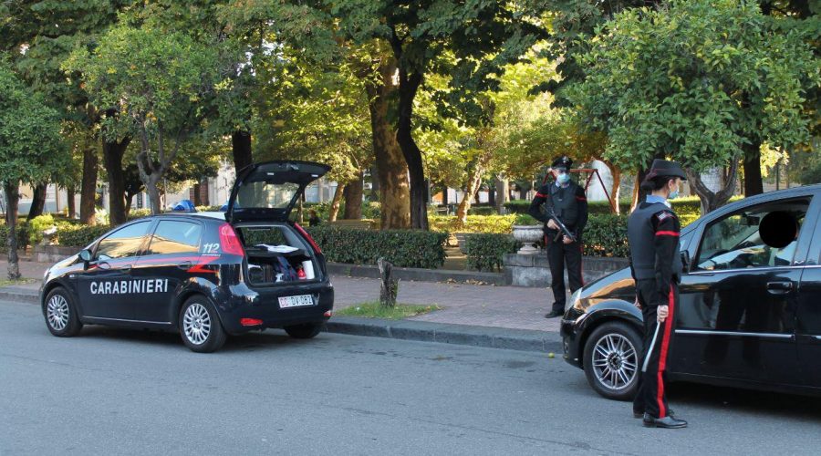 Misure contrasto Covid-19: Controlli a tappeto dei carabinieri a scuola e luoghi di ritrovo nel Giarrese FOTO