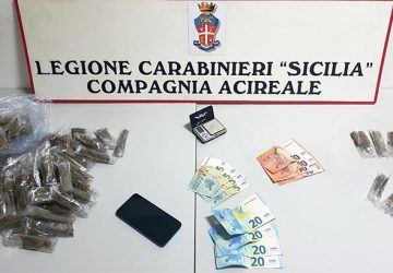 Aci Catena, spacciava comodamente da casa: arrestato