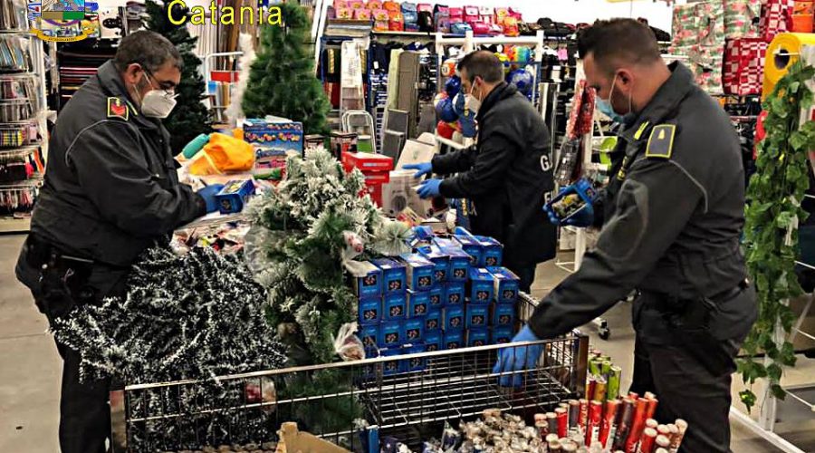 Sequestrati dalla Gdf 2400 articoli illegali in un negozio di Belpasso.