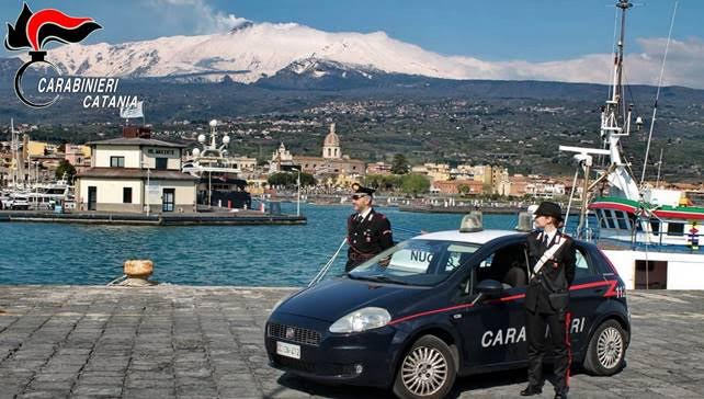 Riposto, lite davanti un tabacchino. Carabinieri aggrediti: un arresto