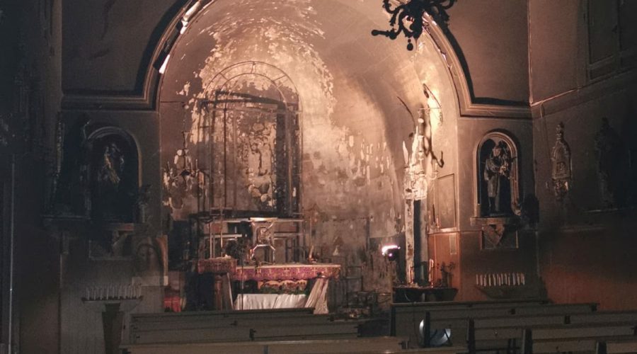 Catania, incendio danneggia altare chiesa S.Maria del Rosario