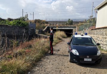 Fiumefreddo, rinvenuta bomba da mortaio nel letto di un torrente