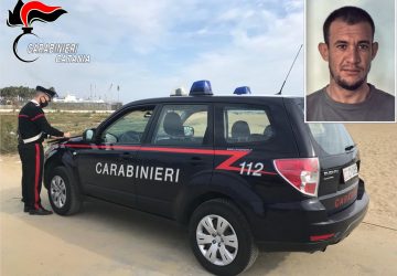 Ruba uno zainetto alla Playa: arrestato 30enne