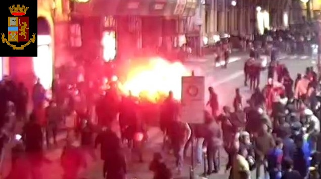 Catania, protesta contro il Dpcm degenera in guerriglia urbana: 3 denunciati