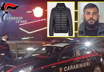 Tenta di rubare un piumino &ldquo;Armani&rdquo; ma gli costa caro: 23enne in manette