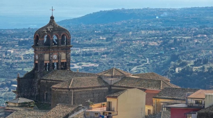 Sant’Alfio: alcuni fedeli chiedono il rispetto delle antiche tradizioni