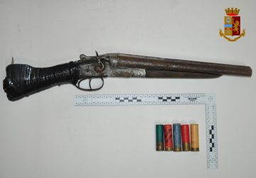 Adrano, 51enne denunciato per detenzione illegale di armi