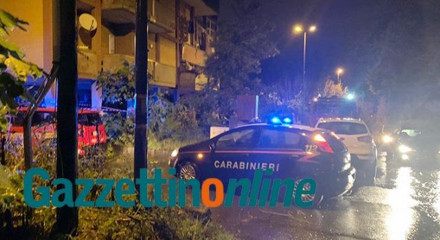 Tragedia sfiorata a Giarre, crolla balcone di un alloggio popolare FOTO VIDEO